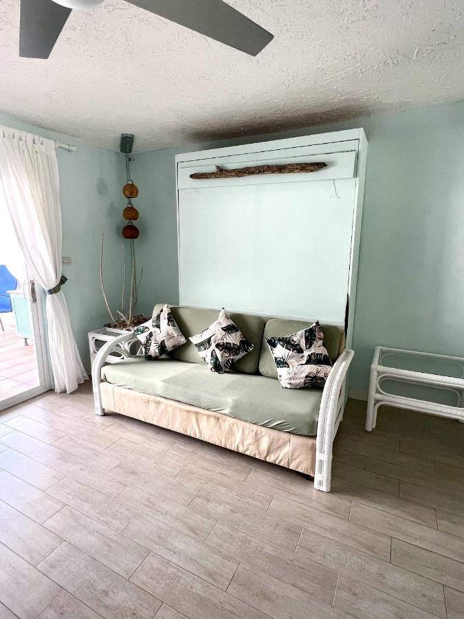 Sunny Villa In The Marina - Excellent Water Views Jolly Harbour 外观 照片